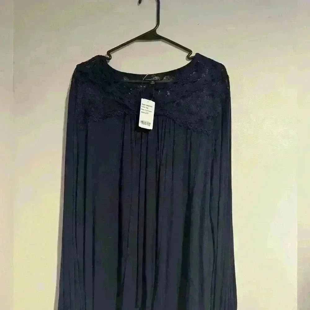 Susan Bitro size 2x boho top with bell sleeves, navy blue NWT - Picture 2 of 2